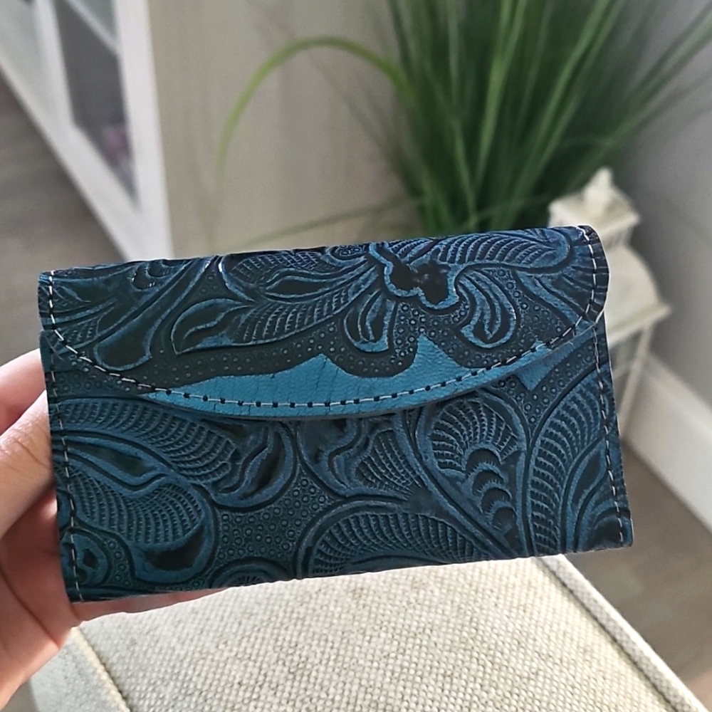 NWOT Hand Tooled Western Blue & Black Compact Mini Wallet